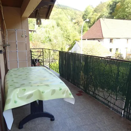 A L'oree Du Bois Apartment *